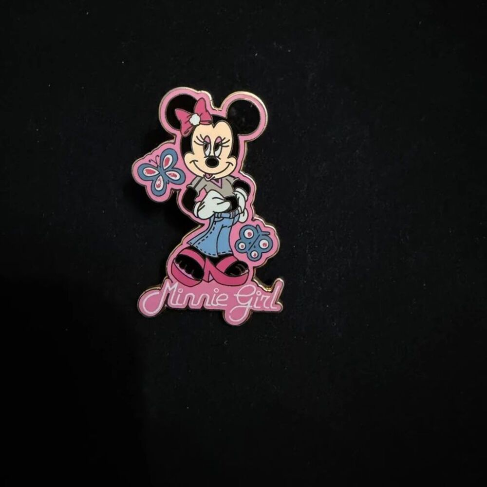 Disney Minnie Mouse Minnie Girl Pin 2004 Pink Butterfly WDW Trading Pin